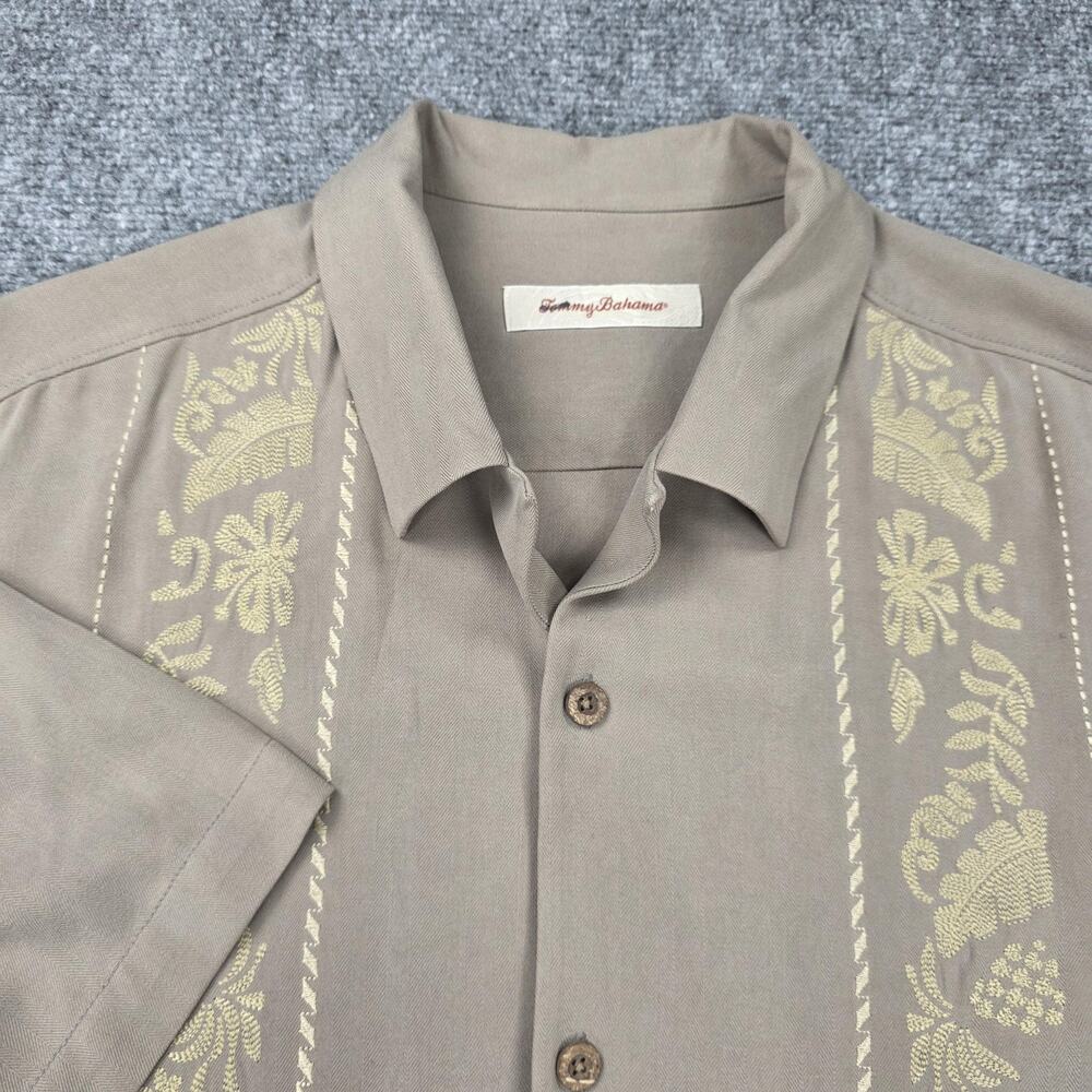 Tommy Bahama Shirt Mens Large Beige Silk Embroidered Hawaiian Camp Loop Collar